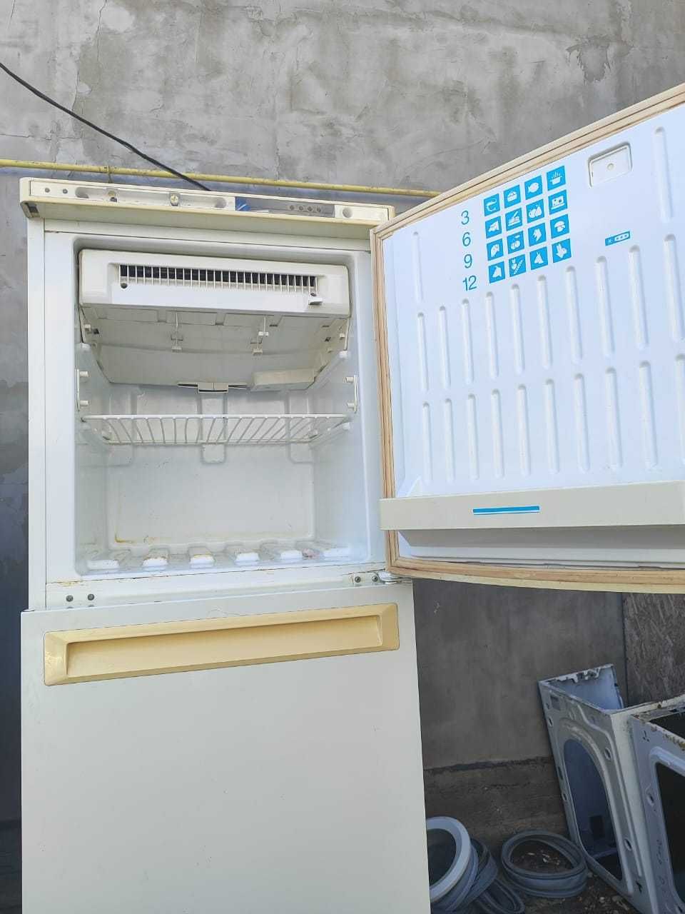 Холодильник Stinol 2 метра высота трёх камерный