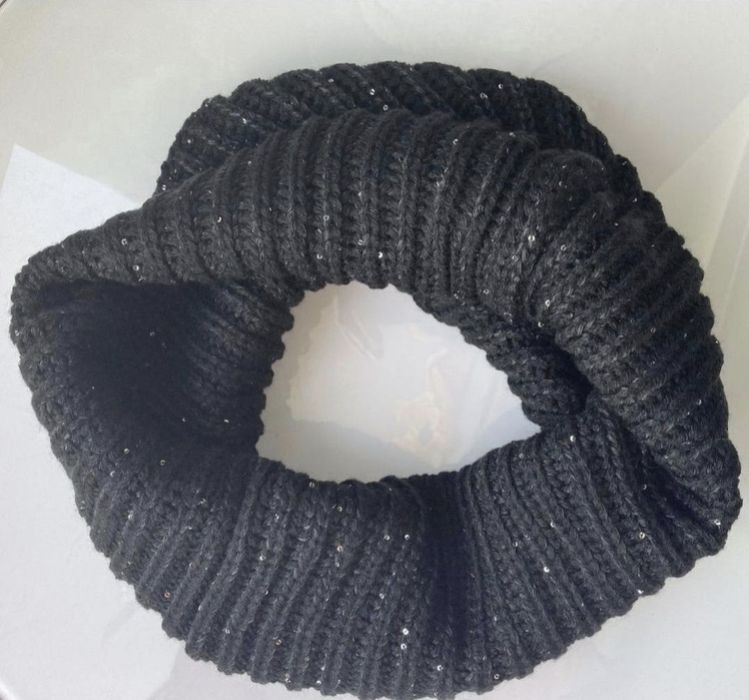 Fular cu fir metalic Reindeer Snood Avon