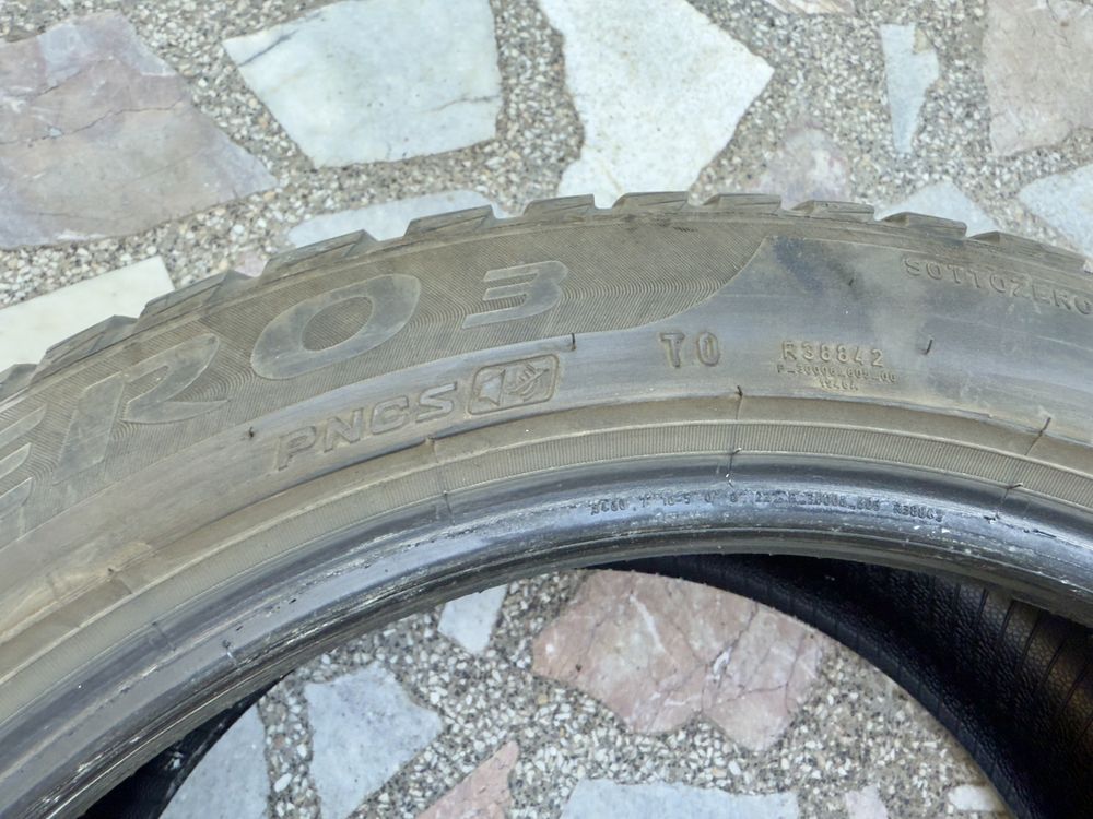 Pirelli Winter Sotto Zero 3 235/45/18 98V M+S