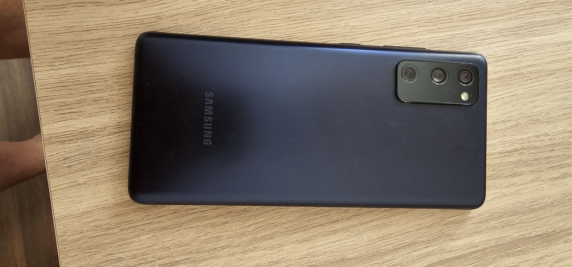 Телефон Samsung s 20 fe