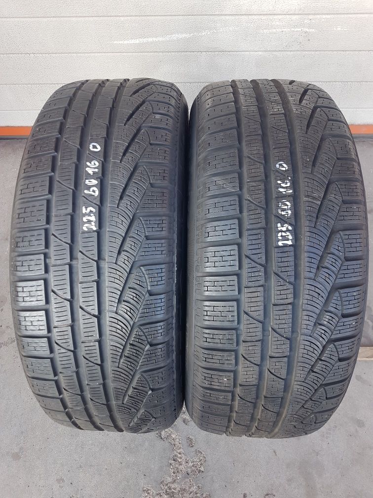 Зимни гуми 2 броя PIRELLI SottoZero 225 60 R16 дот 2415