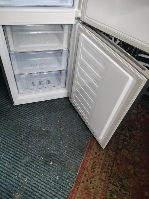 Frigider Beko 1,8m