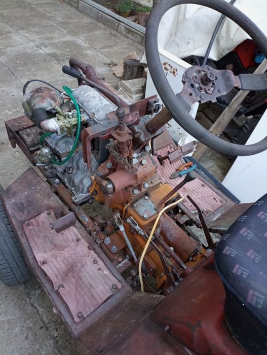 ХТЗТ012 малогабаритен Трактор