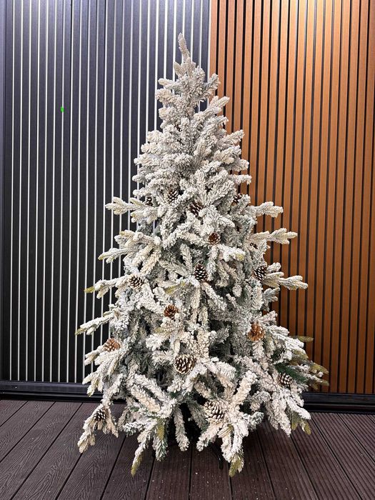 Елка новогодняя. Archa Yangi yil