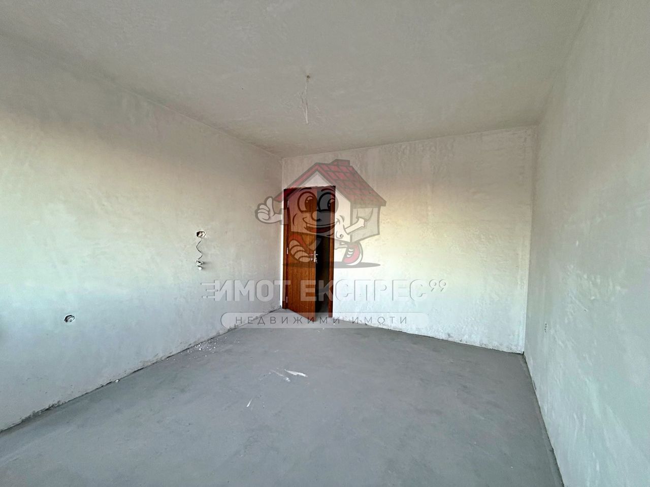 Продава се Тристаен апартамент в Асеновград - 118 кв.м за 1060 €/кв.м - Снимка #4