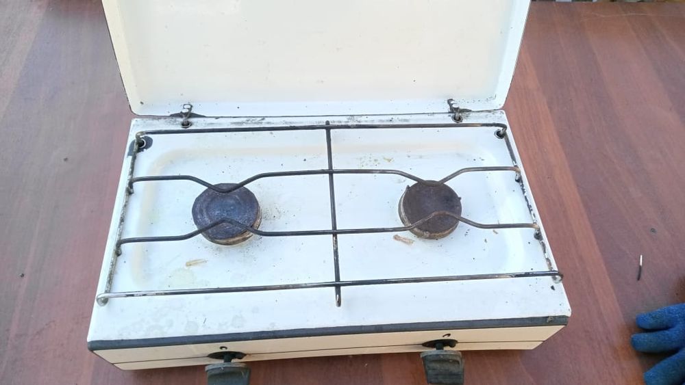 Продам газ плиту двухконфорочную