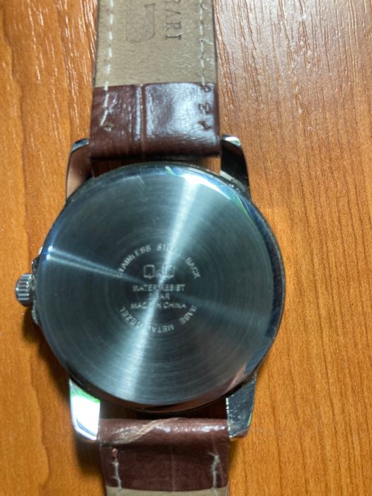 Ceas Q&Q de vânzare.Nou,curea de piele,dată,ziua,Wp 30m.