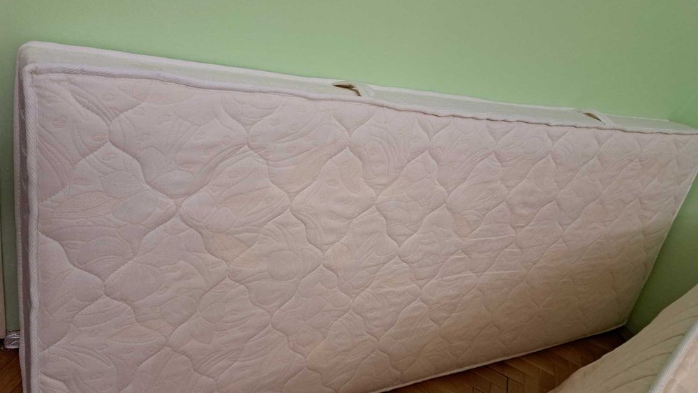 Два единични матраци 70 лева