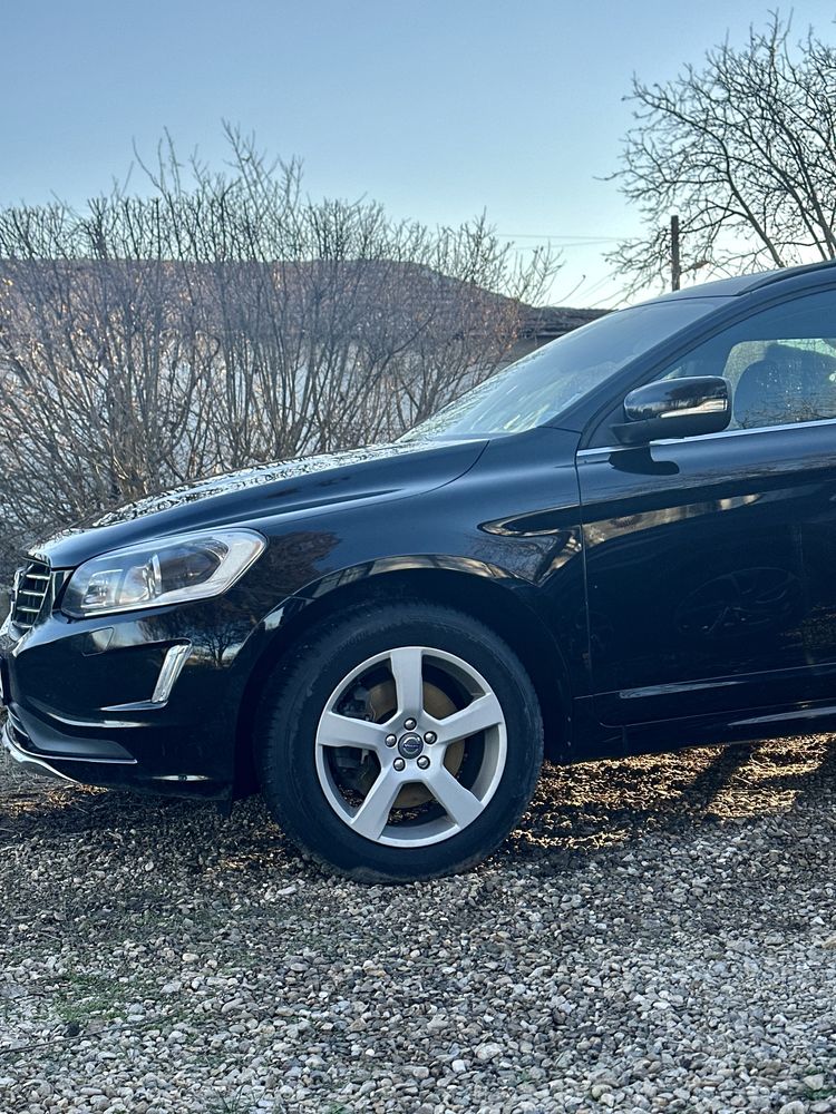 Volvo XC 60 D5 / Facelift / Дигитално табло