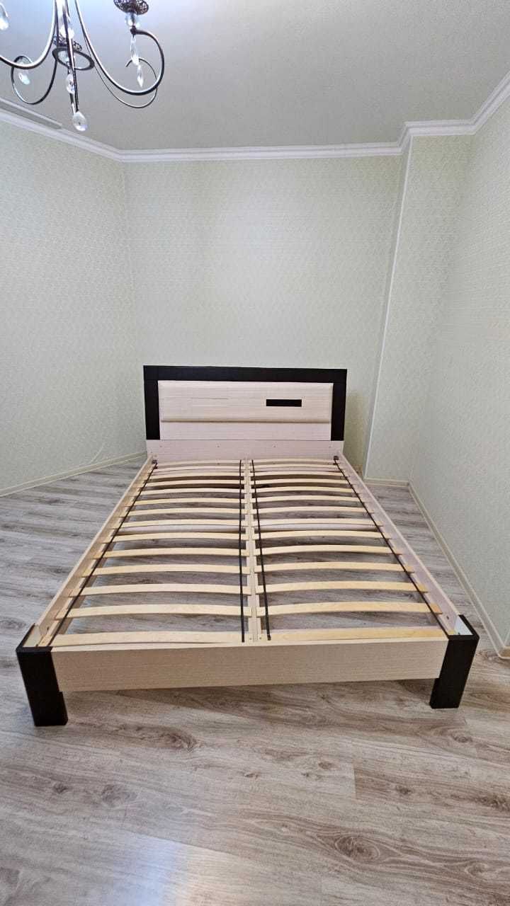Кровать двухспальная в хорошем состоянии