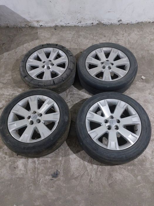 Продам шины с дисками R 18 в отличном состояний