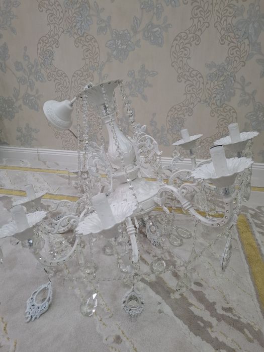 Продается люстра