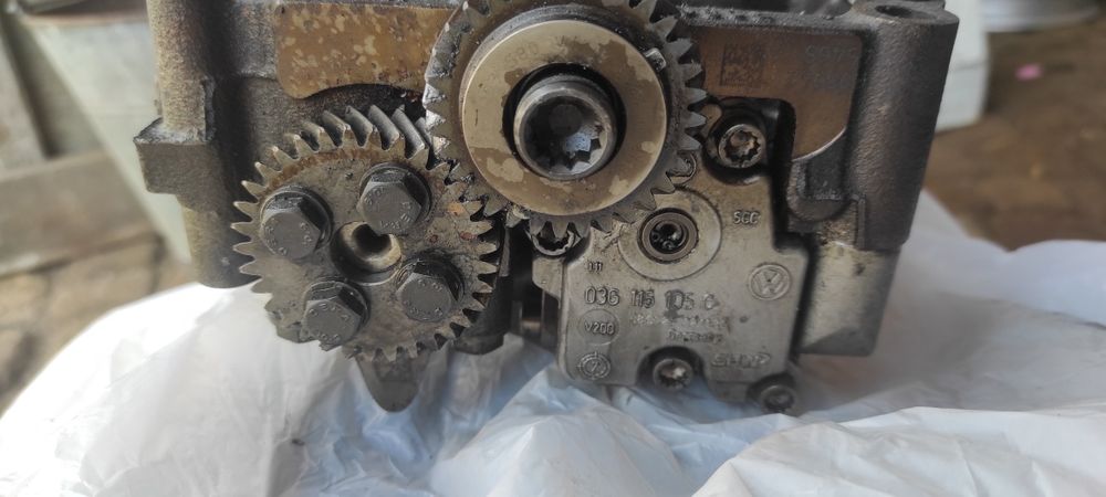 Цилиндров блок и маслена помпа балансиращи валове VW Passat b 6