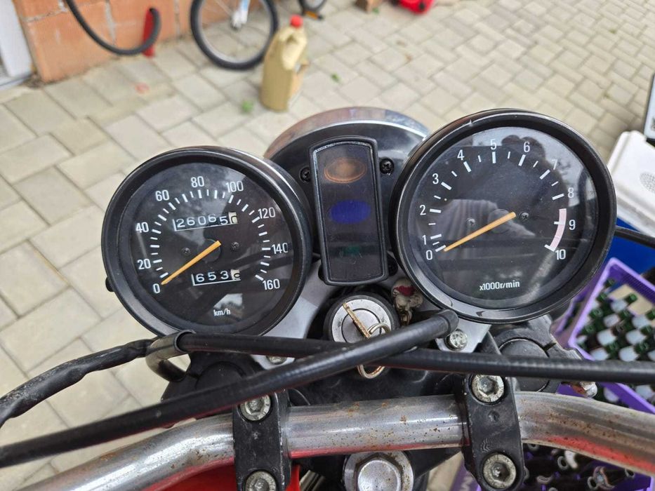 Motocicleta Yamaha SR250
