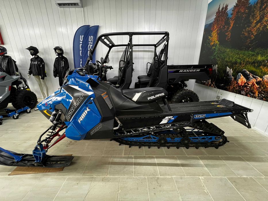Snowmobil Polaris Assault