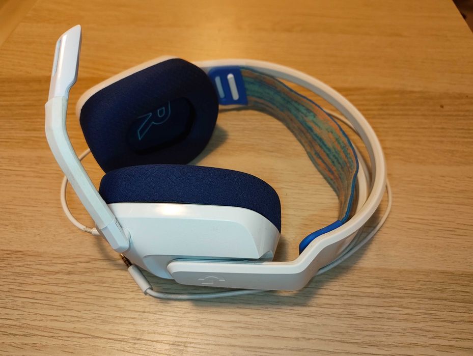 Геймърски слушалки Logitech G335, бели/сини