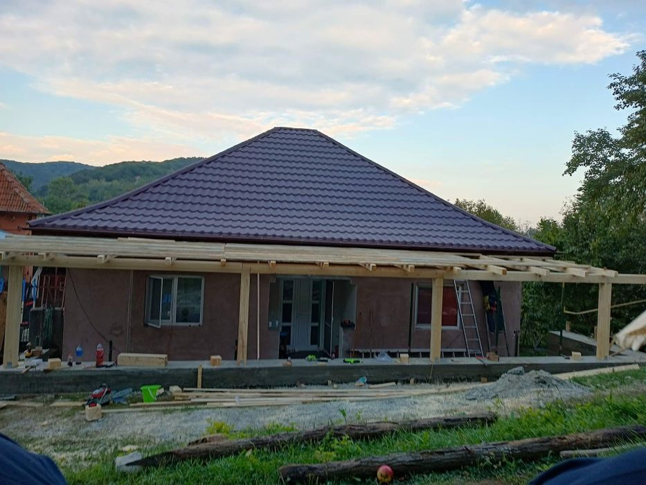 Cu o experienta de peste 20 ani in acoperisuri, noi suntem printre cei