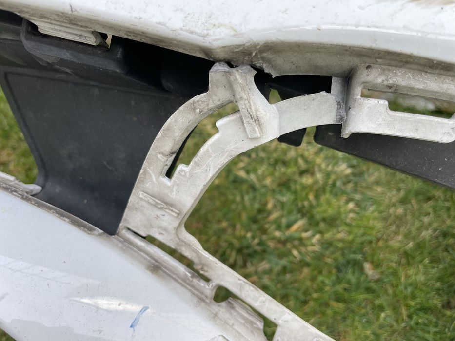 Броня предна за мерцедес Е класа W213