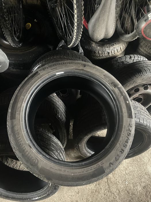 225/45/17 dot 3422 Continental