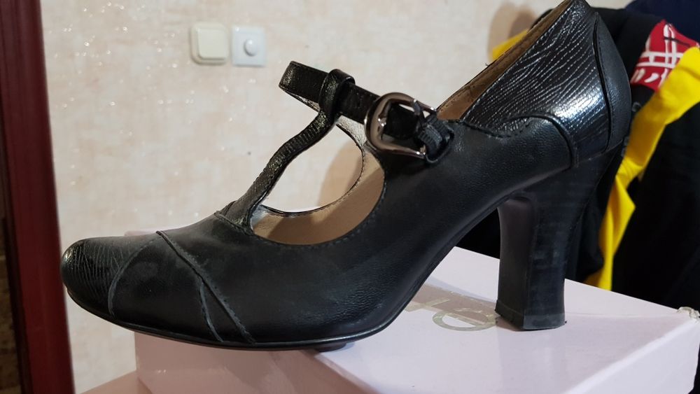 Продам туфли женские