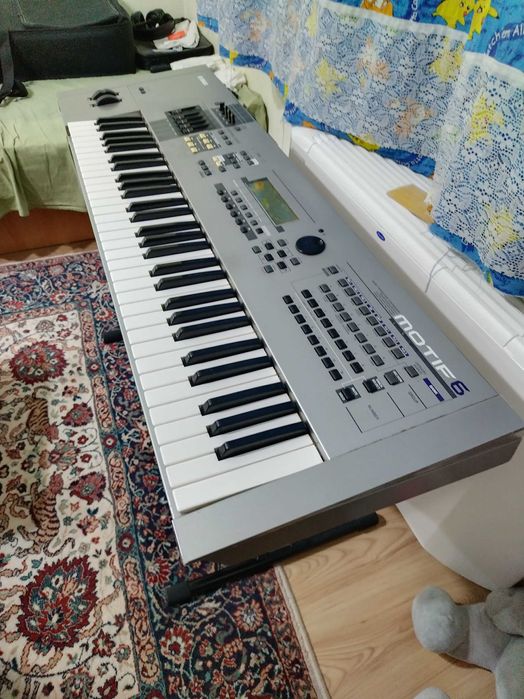 Продава се YMAHA moTIF 6 - За повече информация на посочения телефон!