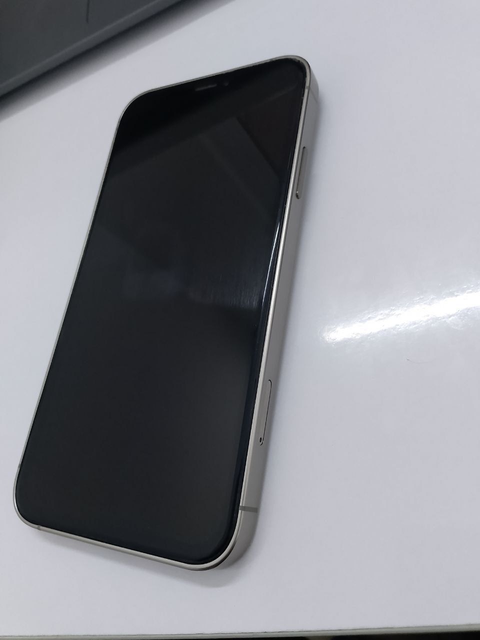 IPhone XR sotiladi