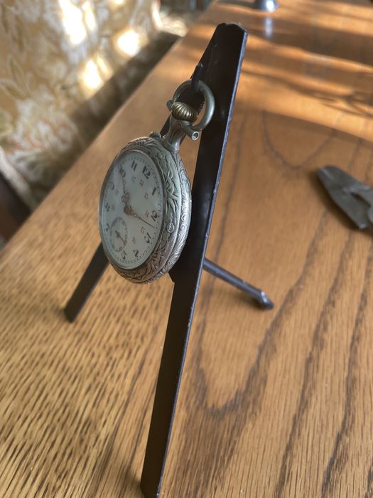 Suport pentru ceasuri de buzunar de diferite marimi