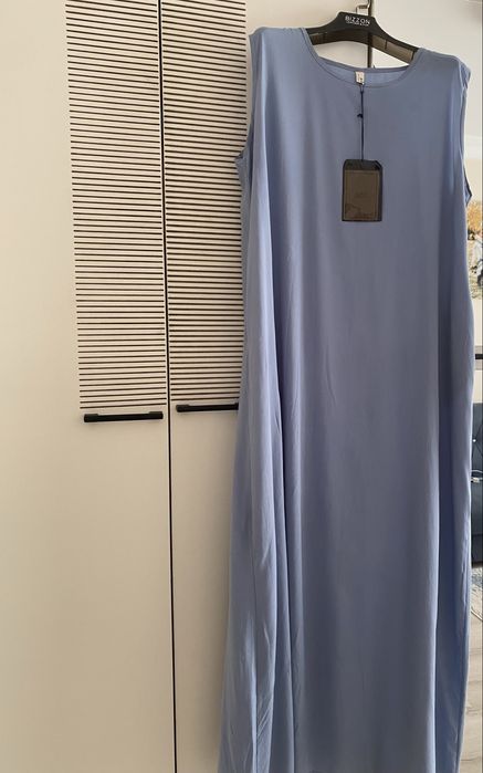 Продам новый костюм  тройкасмотрите мои фото есть еще сарафаны платье