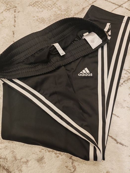 Дамски комплект "Adidas"