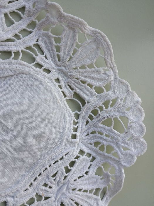 Servetele masa albe de panza dantela Battenburg vintage antique