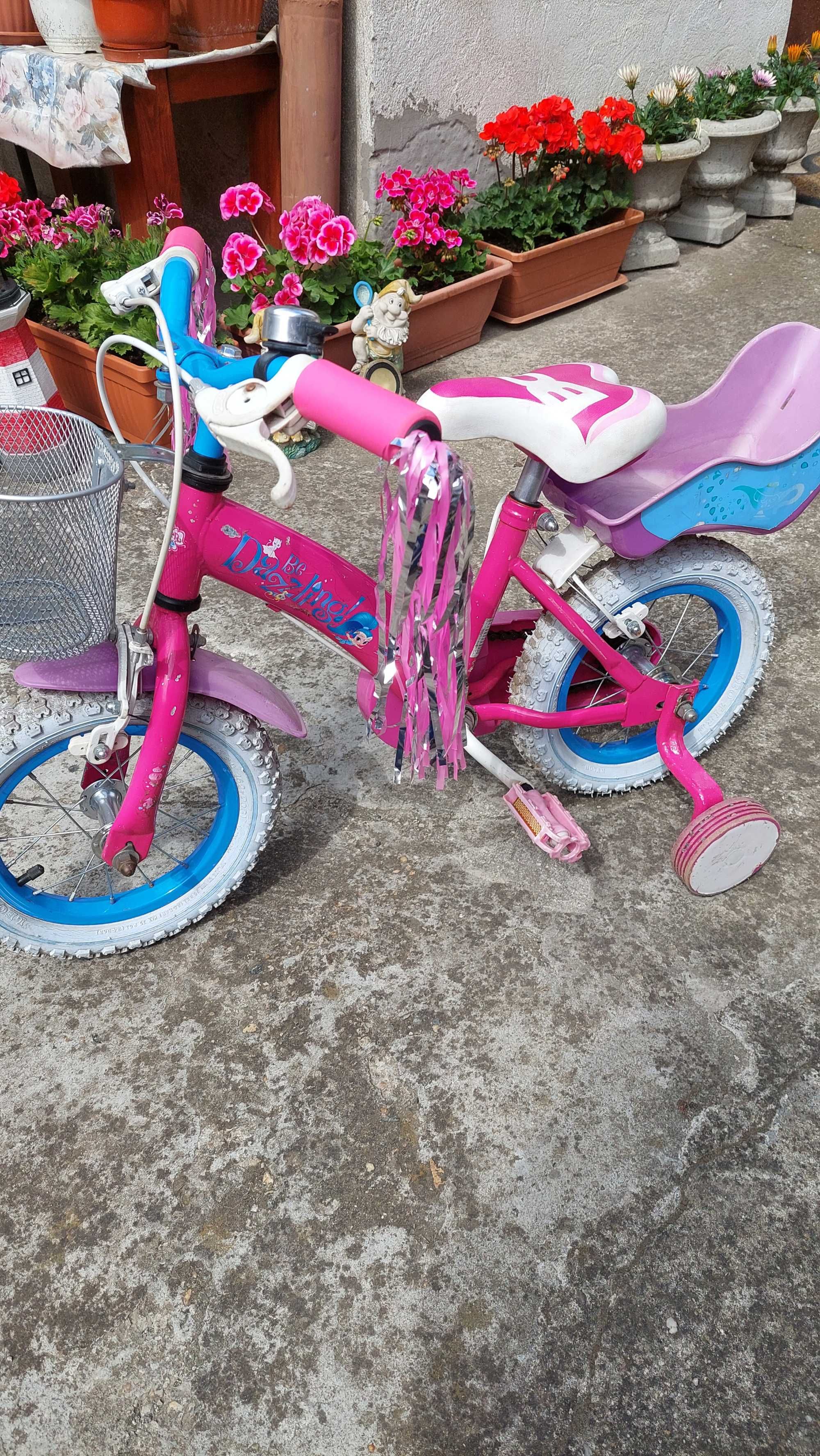 Vind bicicleta pentru fete cu roti de 12 inch