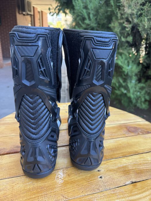 Ботуши за мотор 40