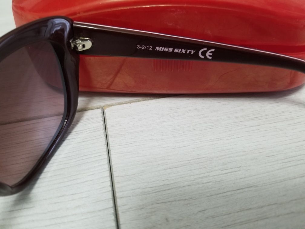 Ochelari de soare Miss Sixty