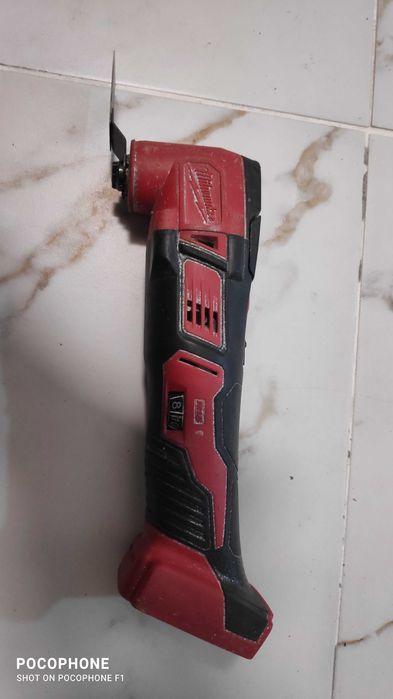 Акумулаторен Мултифункционален инструмент/Мултитул Milwaukee M18 BMT