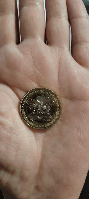 Продам монеты новые.