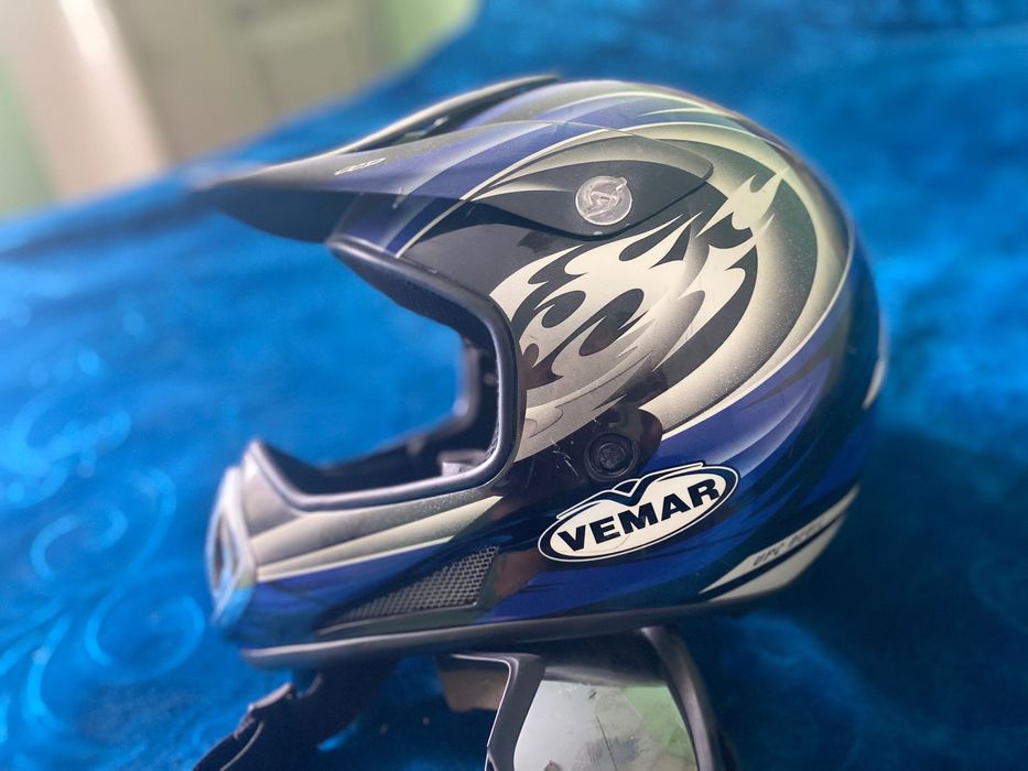 Vând cască Vemar