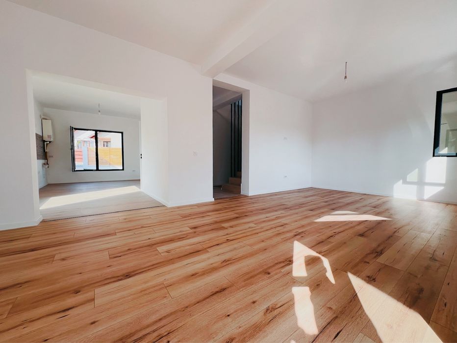 Proprietar/Miroslava/1km de primarie/canalizare/imobil finalizat