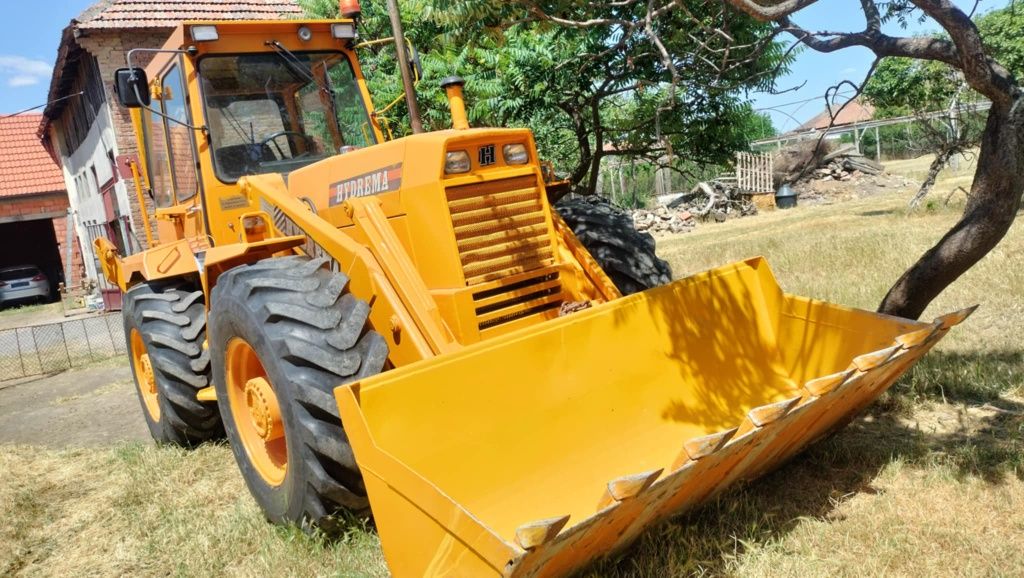 Buldoexcavator de vanzare
