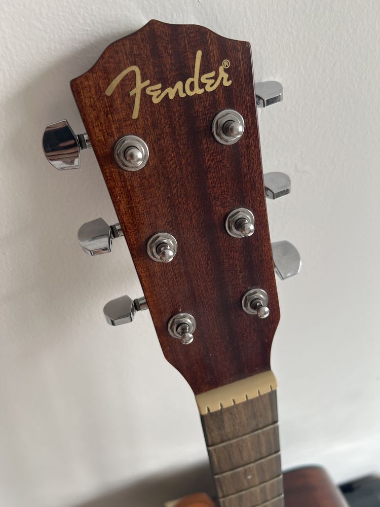 Срочно! Продам гитару Fender CD-60/NAT