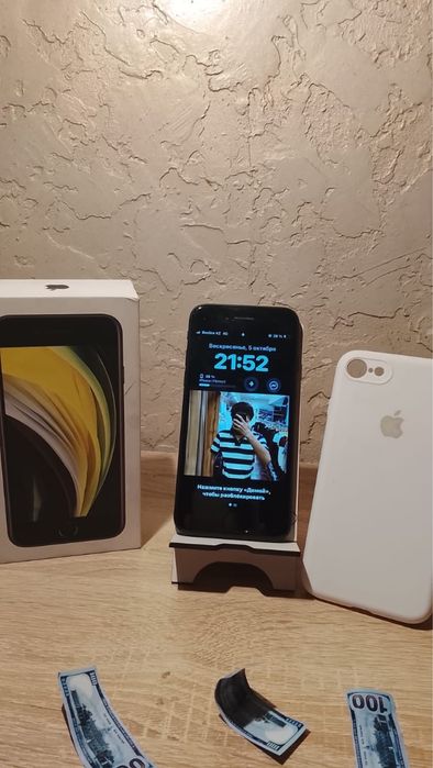 Iphone SE в идалной состаения