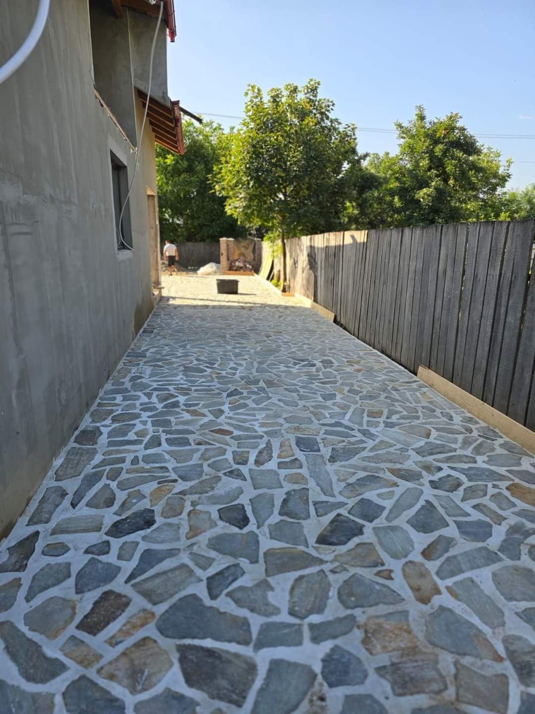 Piatra naturala de munte pentru placarea și pavare prin curte