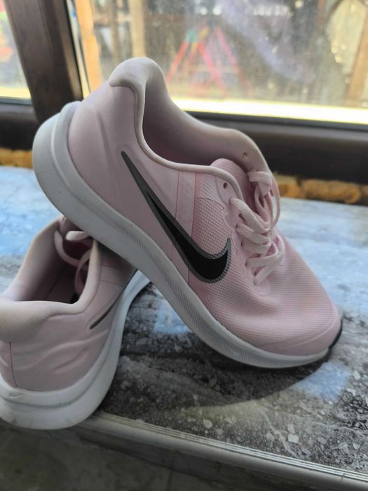 Дамски маратонки Nike