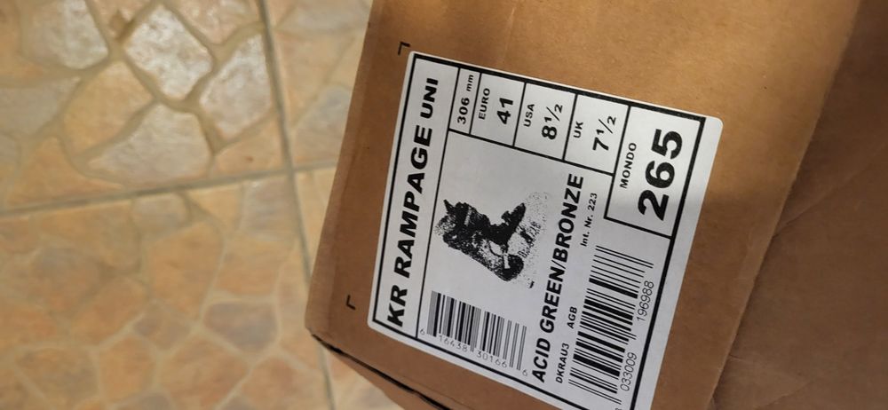 Clăpari noi mărimea 41 DALBELLO