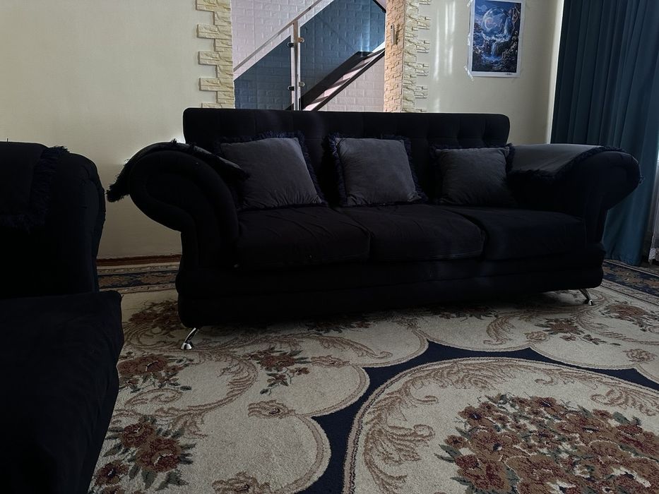 Продается мягкая мебель для гостиной.