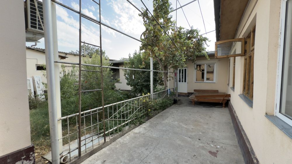 Ховли сотилади срочно