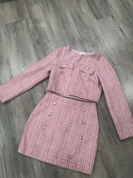 Костюмчета и рокли от букле