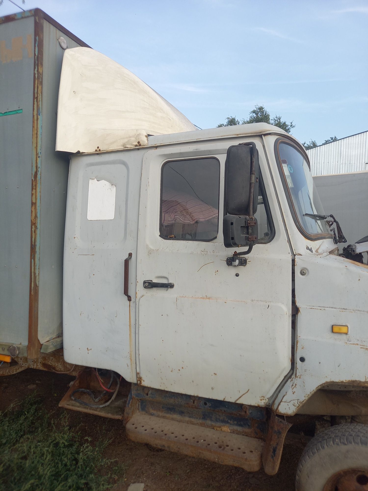 Продам двигатель турбо д-245. Сборе  с  коробкой.