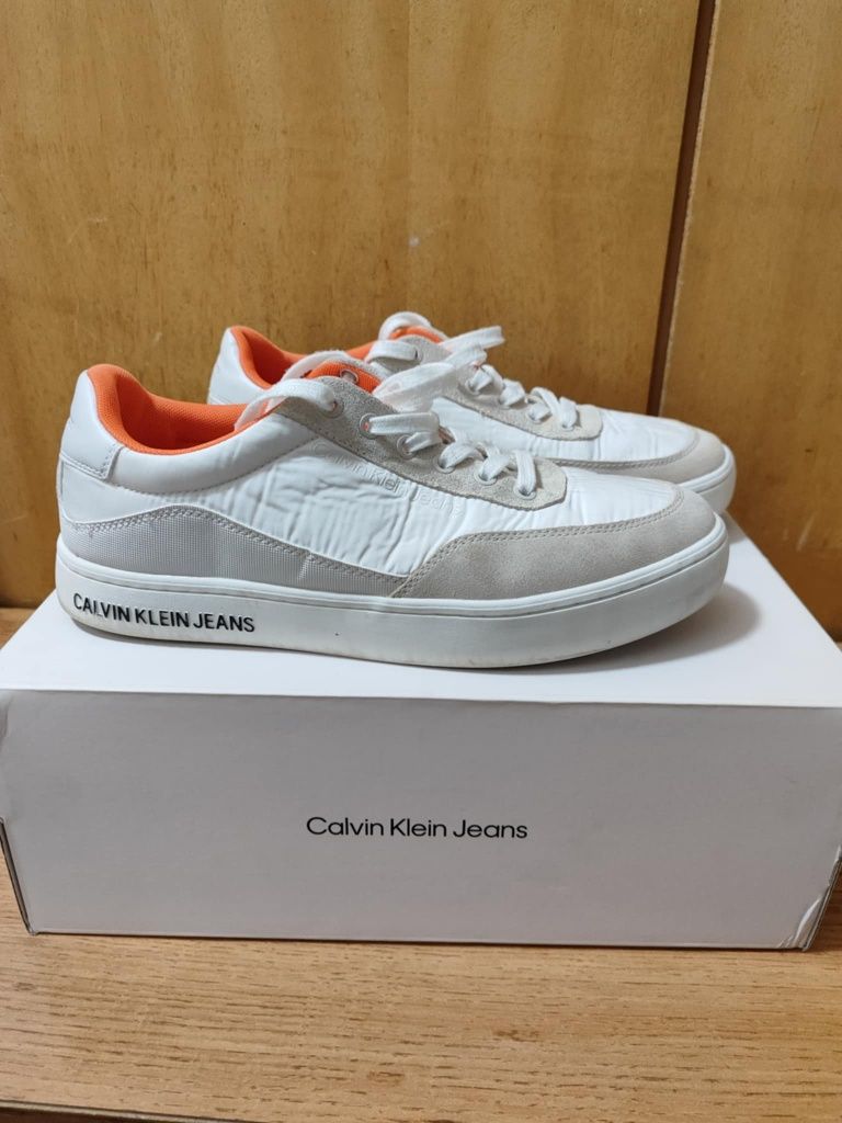 Продавам мъжки маратонки Calvin Klein номер 43 стелка 27,5см