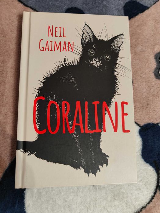 Книга на английском Coraline (Neil Gaiman)