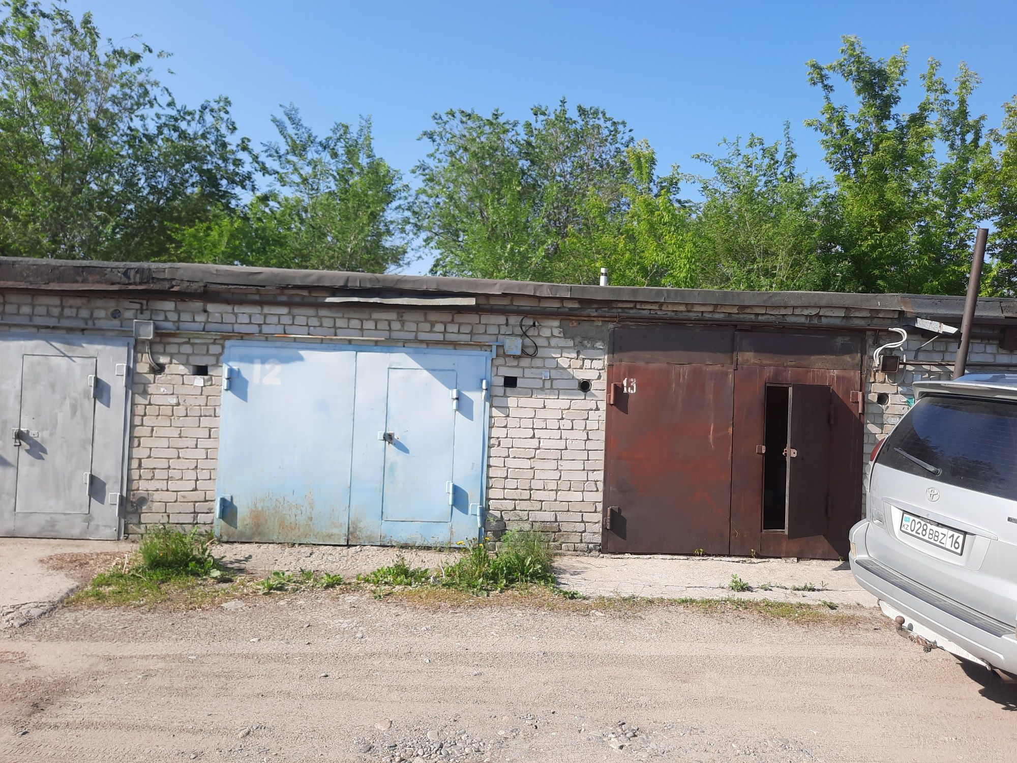 Продается гараж в гаражном кооперативе Алтай.